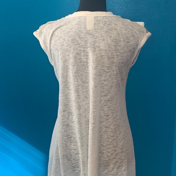 Cream top with lace shoulders - Picture 2 of 7